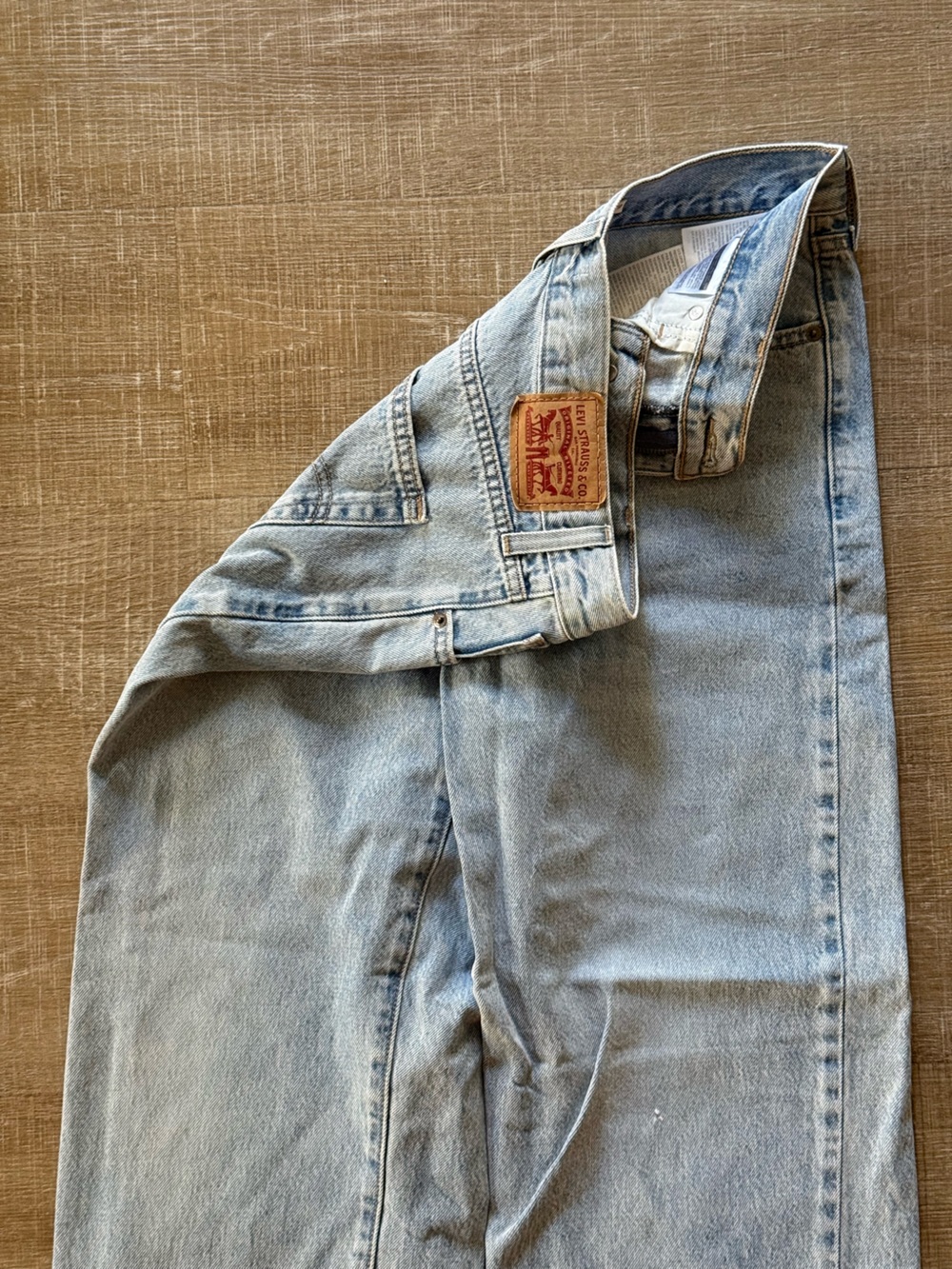 Levi's Light Wash High Waisted Straight Leg Jeans - Picture 9 of 10